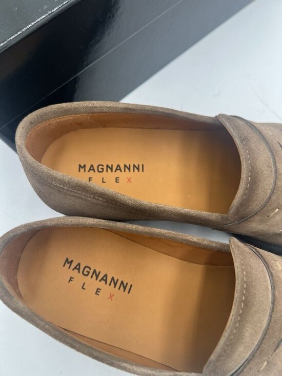 Magnanni Flex Garner Men’s 9 Taupe Suede Penny Loafers New Open Box $425 main image 8